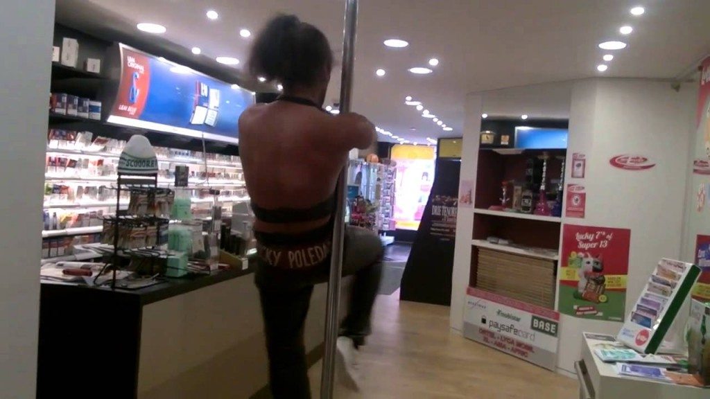 56 en deelnemer Belgisch kampioenschap paaldansen