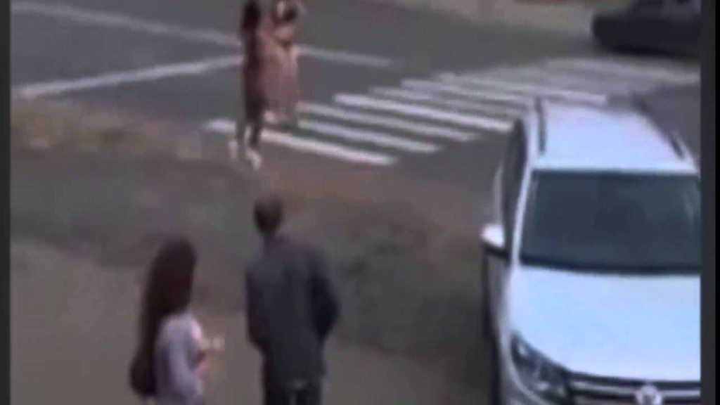 Afgeleid door een vrouw