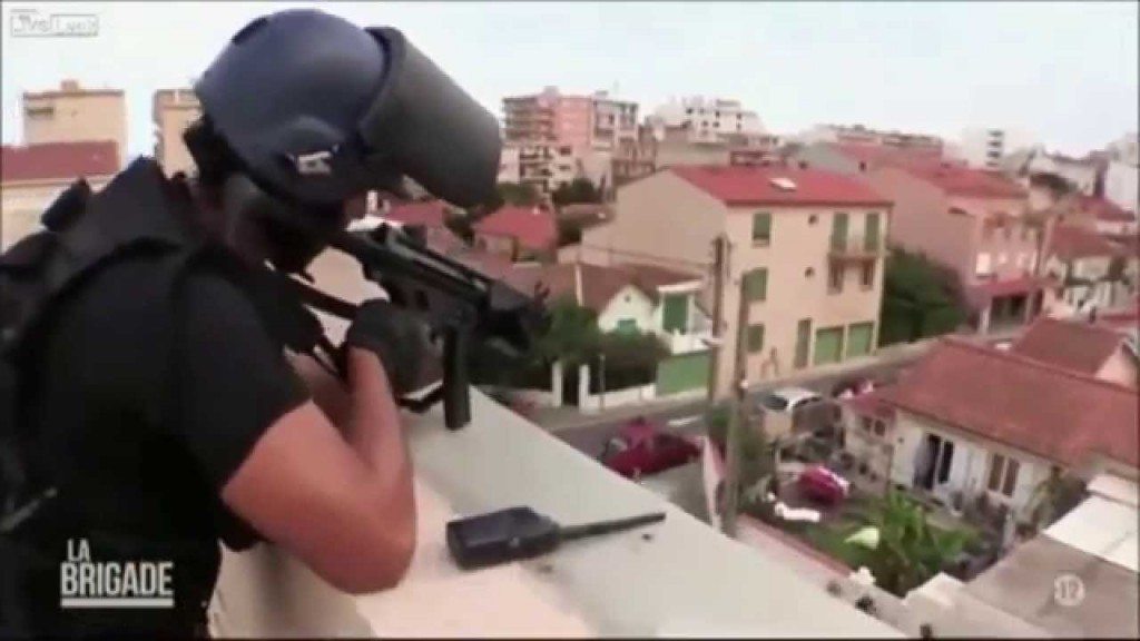 Agent redt man die zelfmoord wilt plegen