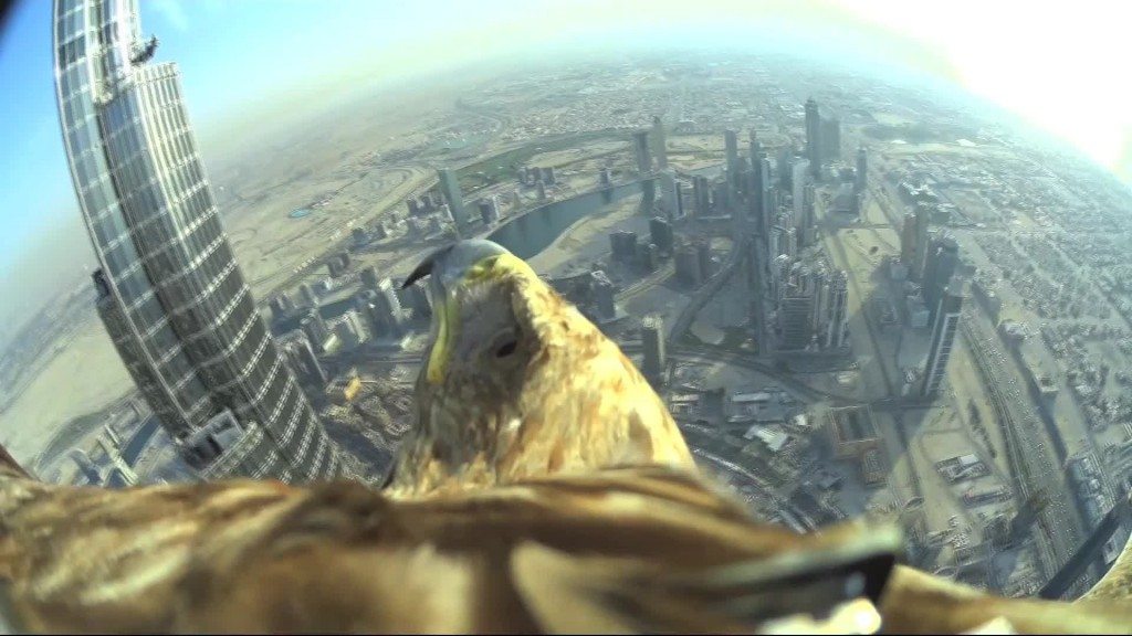 Arend vliegt met camera van ’s Burj Khalifa