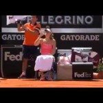 Ballenjongen gaat tegen de grond