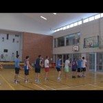 Basketbaltruuk met 10 personen