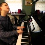 Blinde jongen is pianovirtuoos
