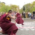 Breakdancende monniken