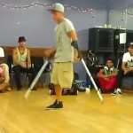 Breakdancer met één been