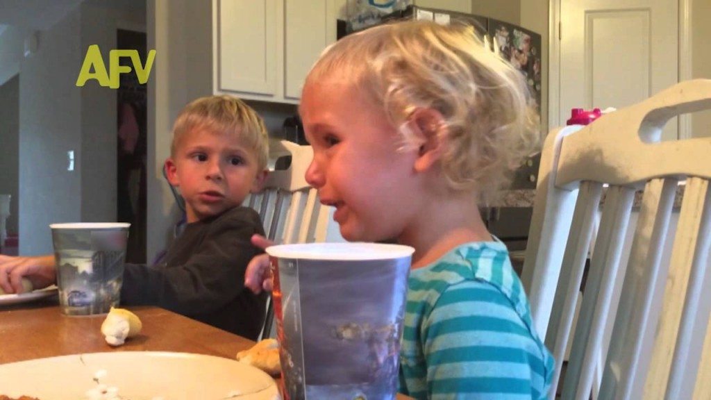 Broer geeft zusje advies