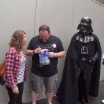 Darth Vader helpt zwangere vrouw
