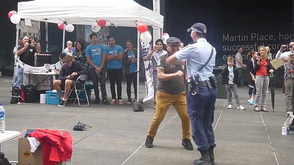 De politie van Australië kan dansen
