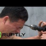 Drilboor tegen het hoofd