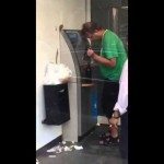 Dronken man gaat geld afhalen