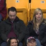 Duidelijke boodschap op de kiss cam