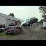 Een volvo in de prak rijden