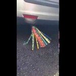 Feestende wagen met fluitlaat