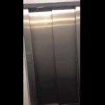 Gezellig samen in de lift