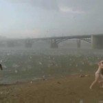 Hagelbui op het strand