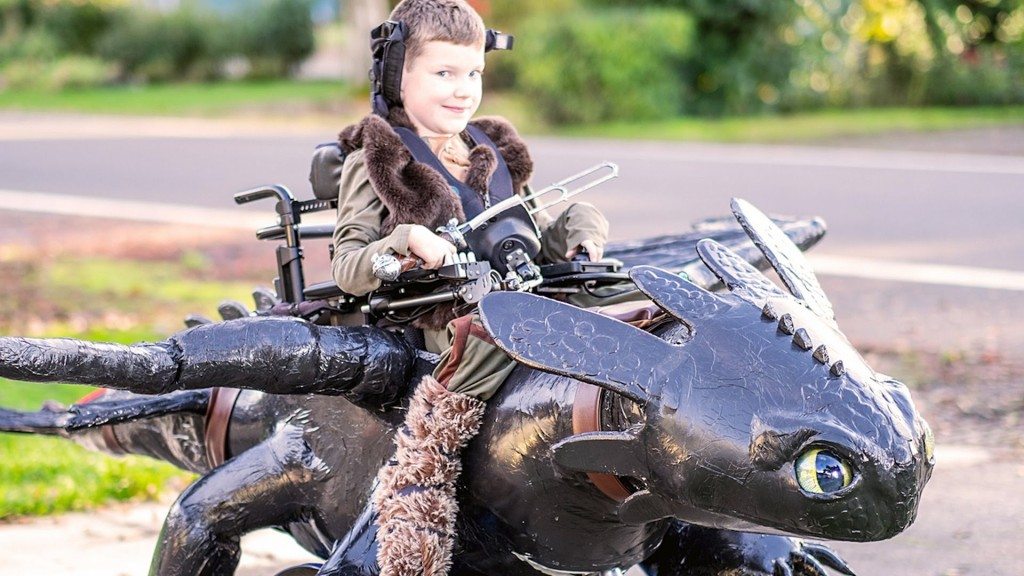 Halloweenkostuums voor kinderen in een rolstoel
