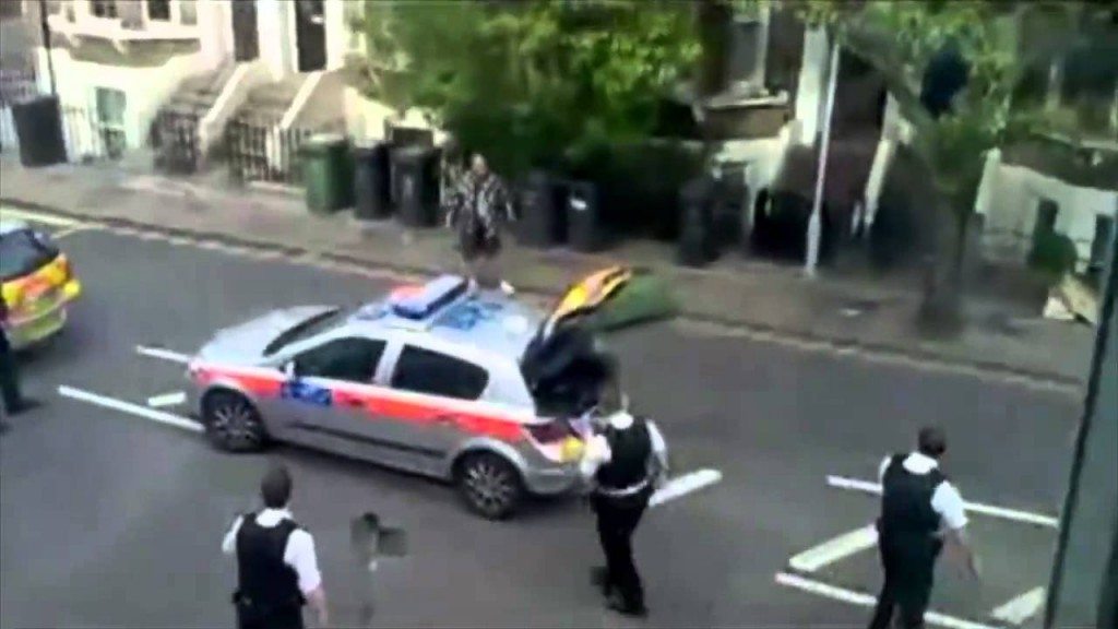 Hoe een man met een machete bedwingen?