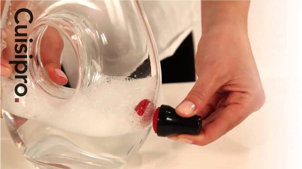 Hoe je glazen vazen poetsen