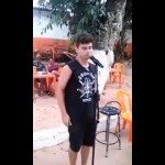 Jongen zingt zoals Whitney Houston