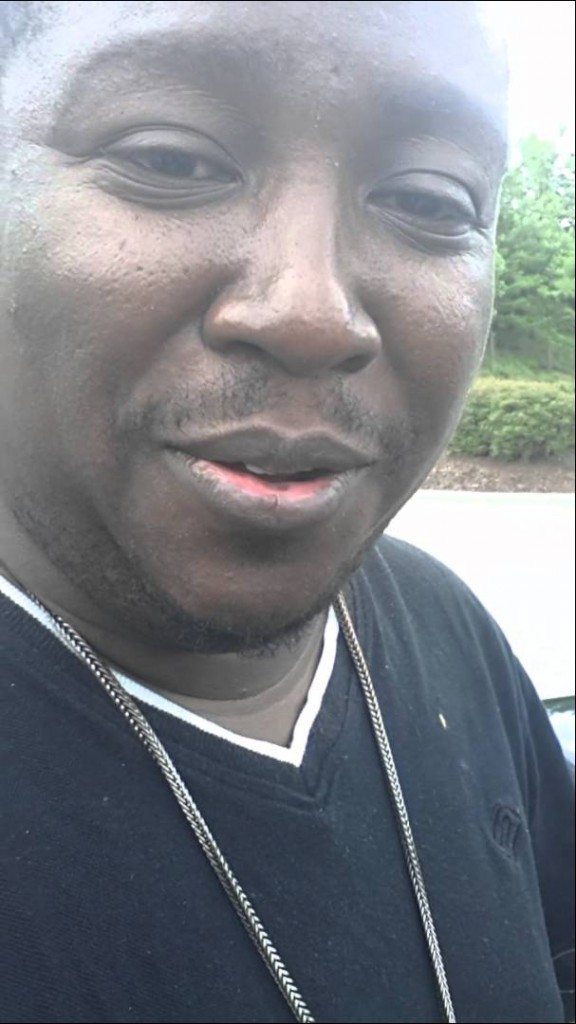 Kerel met aanstekelijke lach