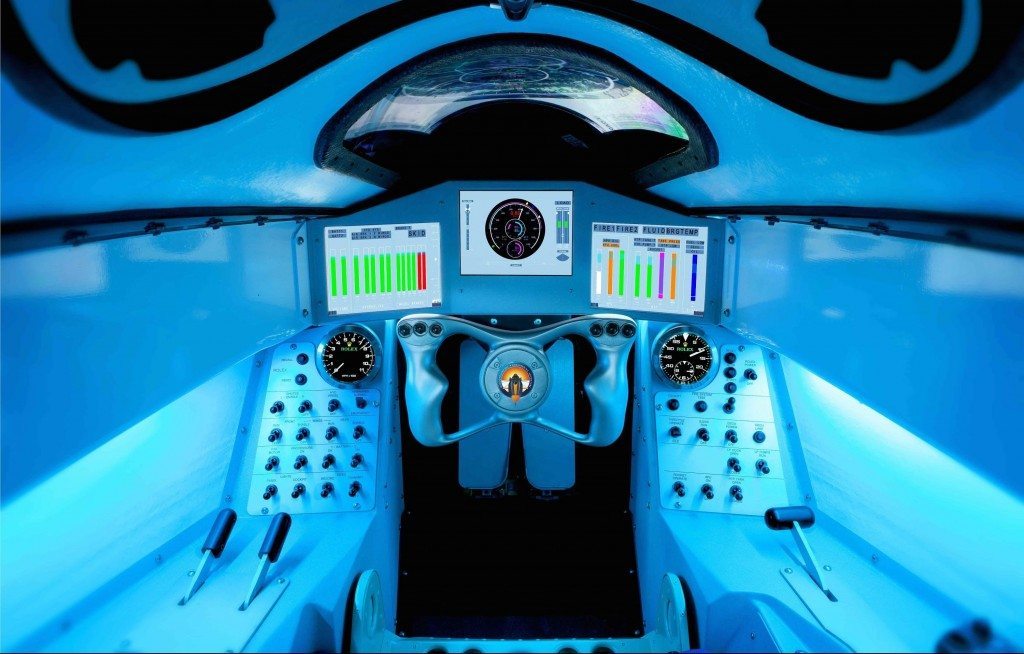 Kijkje in de cockpit van de Bloodhound SSC