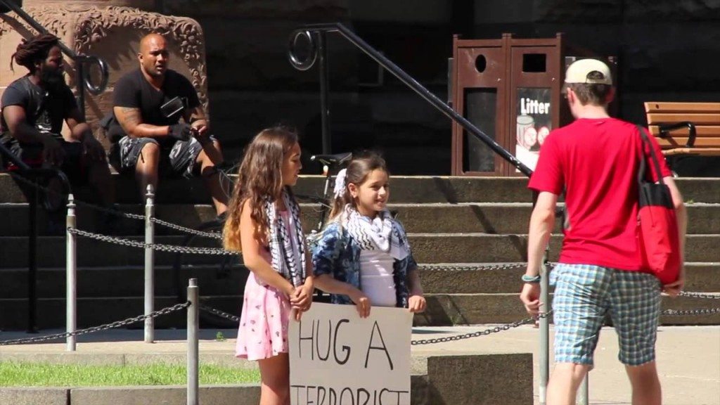 Knuffel een terrorist