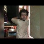 Man draait hoofd 180 graden