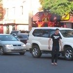 Man regelt verkeer like a boss