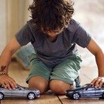 Mercedes-Benz commercial: onbotsbare speelgoedauto’s