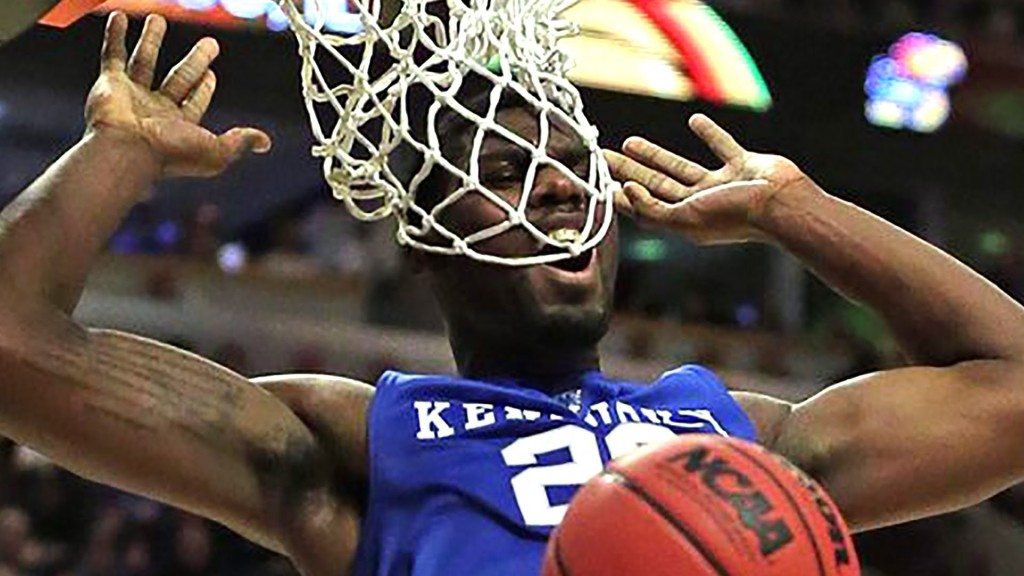 Met de tanden aan het basketbalnet