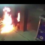 Met een aansteker een spin verjagen