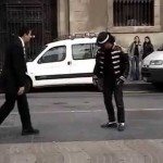 Missionaris danst erop los