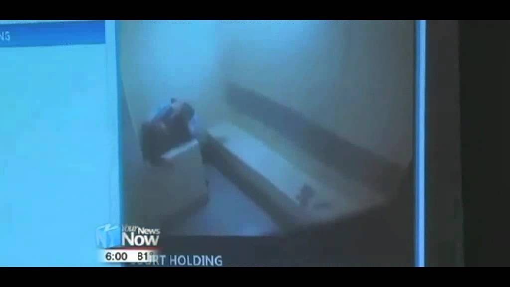 Moordenaar en getuige in 1 cel