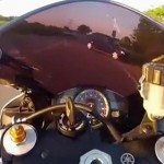 Motorijder op haar na dood