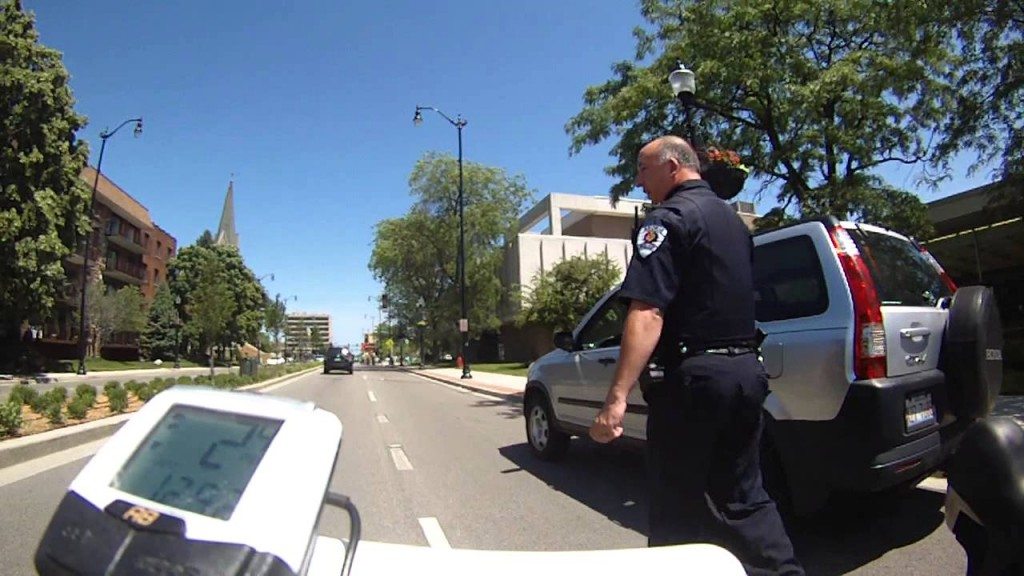 Politie geeft gevaarlijke man terecht bekeuring