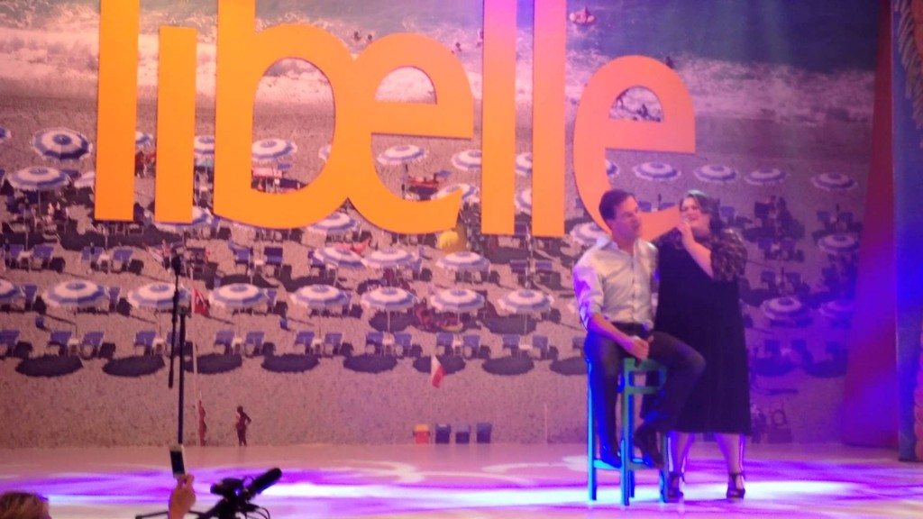 Premier Rutte zingt I Love You