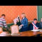 President Hollande valt van muur