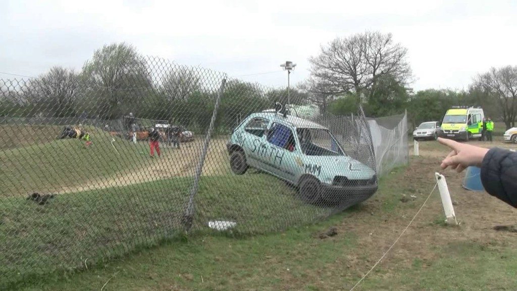 Race marshal bijna dood