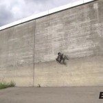 Robotwagen die op muren rijdt