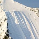 Skiër ontsnapt aan de dood