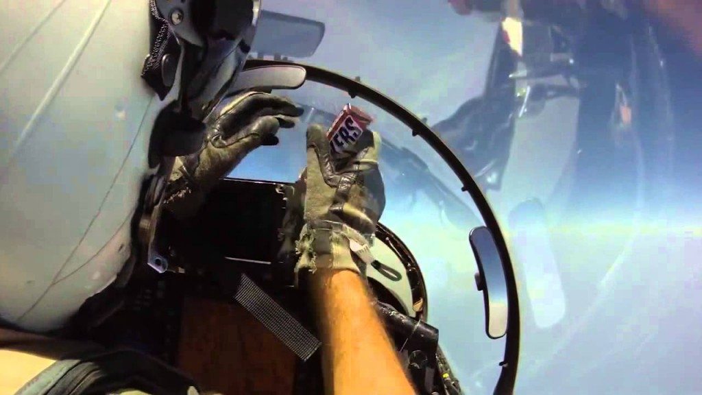 Snack geven in een F-16