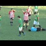 Speler slaagt scheidsrechter KO