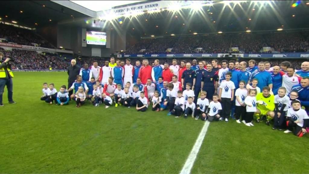 Staande ovatie voor Fernando Ricksen