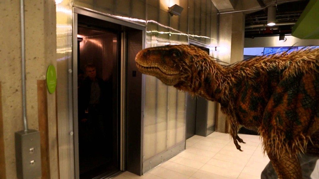 T-Rex bezoekt Groupon kantoor