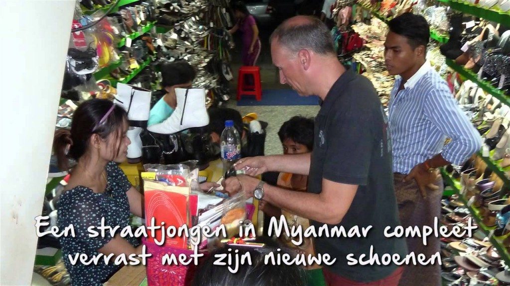 Toeristen spelen Kerstman