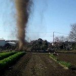 Tornado van zand en stof