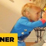 Vader doet alsof hij duizendpoot opeet