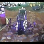 Video: Fruitautomaat verpletterd bijna de dief