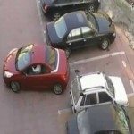 Vrouw heeft ingenieuze parkeeroplossing