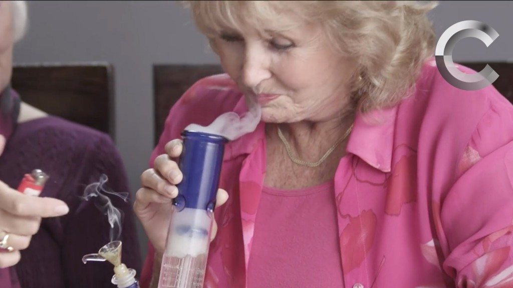 Wiet rokende oma’s